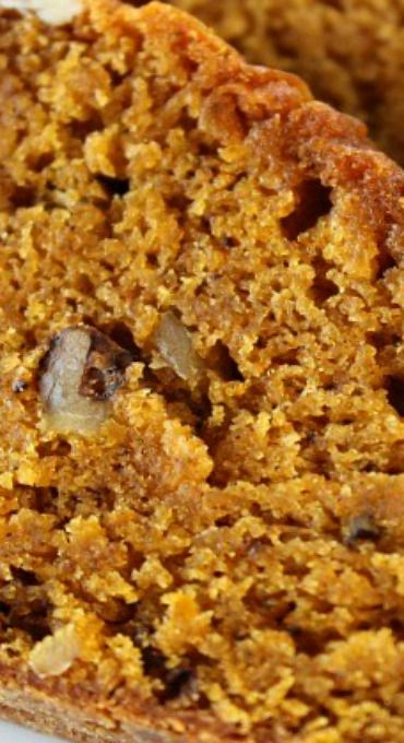 Pumpkin Walnut Bread, Pumpkin Walnut Muffins, Easy Pumpkin Spice Muffins, Pumpkin Nut Bread, Pumpkin Bread Muffins, Fall Desserts Pumpkin, Walnut Bread Recipe, Healthy Pumpkin Dessert, Sweet Potato Buns