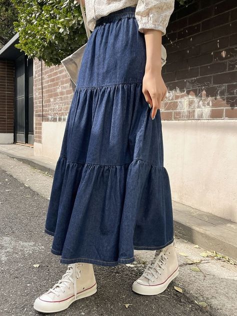 Blue Jeans Dress, Denim Modest Outfit, Denim Skirts Long, Long Blue Jean Skirt Outfits, Blue Long Skirt Outfit, Blue Skirt Outfit Ideas, Long Skirt Ideas, Long Skirts Outfit, Skirt Jeans Outfit