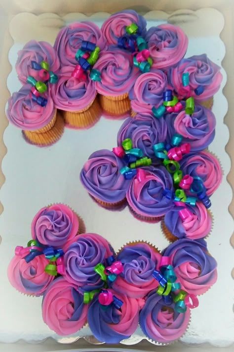 Number 3 pull apart cupcakes/ pink and purple Number 3 Cupcake Cake, 3 Cupcake Cake, Vampirina Birthday Party, Cupcake Template, Vampirina Party, Vampirina Birthday, Pull Apart Cupcake, Cupcakes Pink, Pull Apart Cupcake Cake