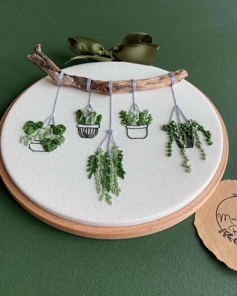 Instagram • Chats Embroidery Cactus, Flower Embroidery Hoop, Wall Decor Embroidery, Cactus Embroidery, Rainbow Roses, Embroidery On Clothes, Flower Branch, Handmade Flower, Flower Decor