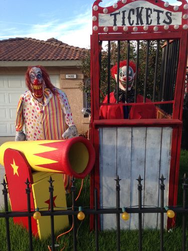 Maquillage Halloween Clown, Clowns Halloween Decorations, Scary Carnival, Scary Circus, Haunted Carnival, Halloween Camping, Halloween School Treats, Halloween Circus, Creepy Carnival