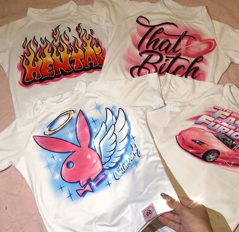 Airbrush T Shirts Outfit, Air Brush Outfits, 2000s Airbrush Outfits, 90s Airbrush Outfits, Y2k Airbrush Shirt, Cute Airbrush Shirts, T Shirt Text Design, 2000s Airbrush Shirt, Airbrush Shirts