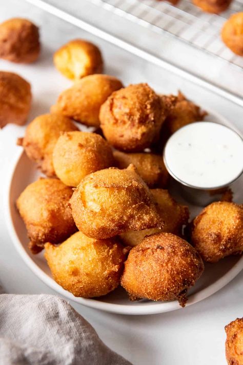 Homemade Hush Puppies Recipe - House of Nash Eats Old Southern Recipes, Hush Puppy Recipe, Southern Hush Puppies, Hushpuppies Recipe, Southern Meals, Cocktails Ideas, Southern Appetizers, Deceptively Delicious, Hush Puppies Recipe