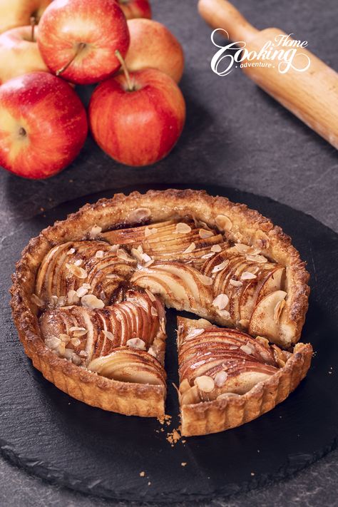 This Almond Apple Tart is one of the easiest apple tarts you can ever prepare, vert comforting and totally delightful. Apple Almond Tart Recipe, Green Apple Tart, Almond Tart Recipe, Best Apple Recipes, Apple Tarts, French Apple Tart, Apple Tart Recipe, Fall Favorites Recipes, Frangipane Tart