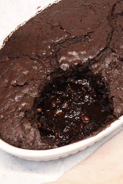 Mocha Melting Pudding. A self saucing Mocha pudding packed with chocolate chips for the most warming delicious dessert. Mocha Pudding, Lemon Tiramisu, Cafe Mocha, Pudding Desserts, Cheesecake Factory, Pudding Cake, Chocolate Pudding, Pudding Recipes, Puddings