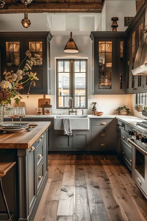 Design Your Dream Farmhouse Kitchen - Quiet Minimal House Desine, Dream Farmhouse Kitchen, Cedar House, Dream Farmhouse, Hall Kitchen, Craftsman Kitchen, Country Kitchens, Lake Cabin, Rustic Kitchen Design