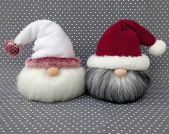 Norwegian Christmas Decorations, Gnomes For Sale, Ideas Decoracion Navidad, Christmas Decorations Handmade, Gnome Dress, Norwegian Christmas, Girl Gnome, Nordic Gnomes, Sock Crafts