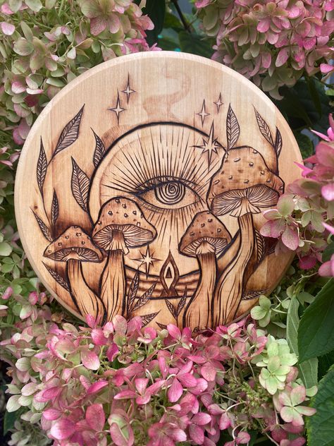 A psychedelic crystal ball themed Pyrography art piece. This is the second piece in my Halloween 2024 collection Easy Wood Burning Projects, Wood Burning Dream Catcher, Fall Pyrography, Wood Burn Ideas, Driftwood Pyrography, Skull Wood Burning, Diy Items To Sell, Woodburning Jewelry, Wood Engraving Ideas