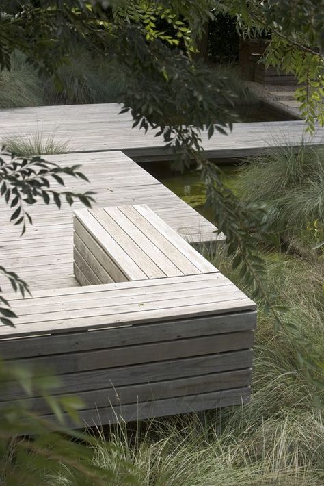 Peter Fudge, Simple Garden Furniture Ideas, Garden Diy Furniture, Small Patio Garden, Grasses Garden, Diy Garden Furniture, Contemporary Garden, Have Inspiration, Deck Garden