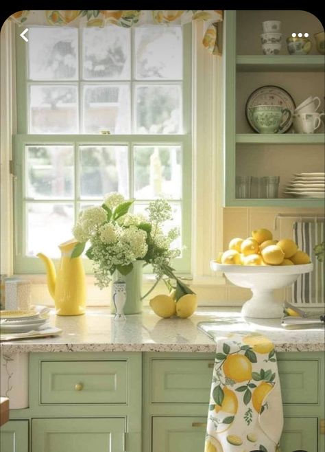 Kitchen With Yellow Accents, Yellow And Green Kitchen, Green And Yellow Kitchen, Lemon Themed Kitchen, Aesthetic Kitchen Ideas, Yellow Country Kitchens, Grandma Kitchen, Organiser Cucina, Ivy Cottage