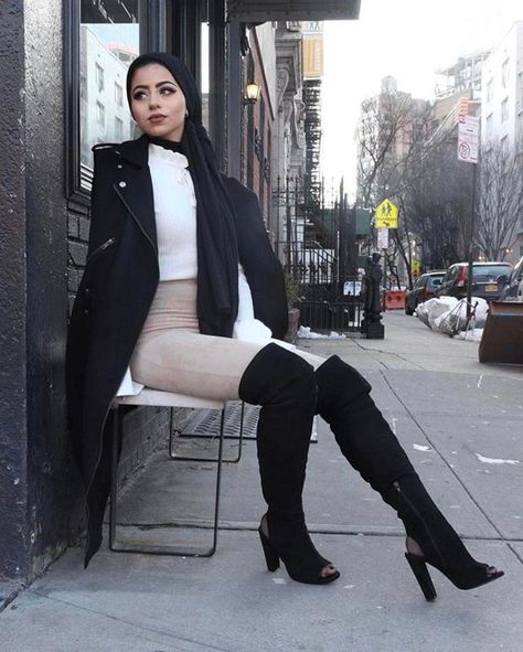 Cold Outfit Ideas, Long Boots Outfit, Outfit Ideas Hijab, Outfit Muslim, Cold Outfit, Hijabi Style, Hijabi Outfits, Cold Weather Fashion, Hijabi Fashion