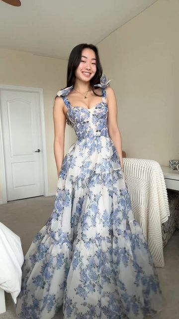 Dress Hairstyle, Twisted Hate, Formal Ideas, Floral Dress Outfits, Gown Ideas, Celebrity Casual Outfits, Classy Outfits For Women, Women Dresses Classy, Everyday Fashion Outfits