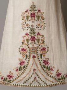 Dress | Unknown | V&A Explore The Collections Bordados Tambour, Pola Bordir, Regency Fashion, غرفة ملابس, Antique Clothing, Embroidery Suits, Design Guide, Historical Costume, Historical Dresses