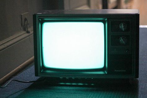 Picture of TV Glow Cathode Ray Tube, Killer Joe, Tv Lighting, Yes Man, Tv Display, Light Film, Glow Effect, Weird Dreams, Retro Tv