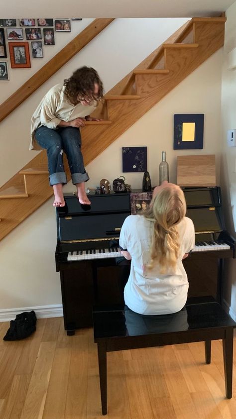 Piano Duet Aesthetic, Living With Your Friends Aesthetic, Singing Teacher Aesthetic, Music Lessons Aesthetic, Friends Living Together Aesthetic, Living With Best Friend Aesthetic, Happy Music Aesthetic, Acapella Aesthetic, Living With Your Best Friend Aesthetic