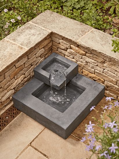 Corner Water Feature, Unusual Garden Ornaments, Square Pool, Modern Water Feature, Indoor Water Garden, Garden Water Feature, Diy Garden Fountains, Outdoor Garden Statues, Picasso Style