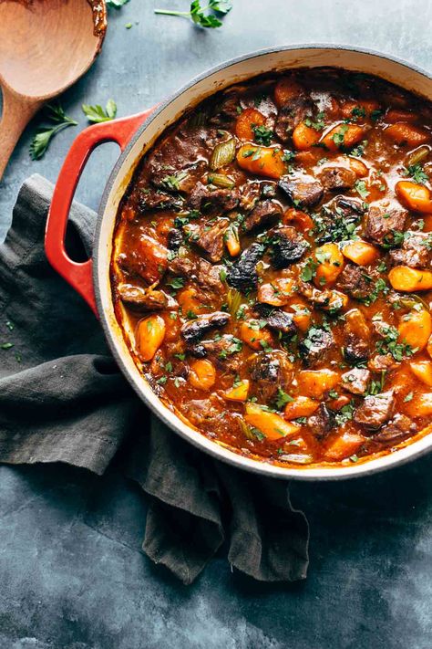 Instant Pot Beef Stew! with crusty bread and a green salad? YES. just 6 ingredients, 45 minutes, and done. gluten free. Flavorful Beef Stew, Instant Pot Beef Stew Recipe, Resep Makanan Beku, Pot Beef Stew, Instant Pot Soup Recipes, Chop Suey, Best Instant Pot Recipe, Instant Pot Soup, Beef Stew Recipe