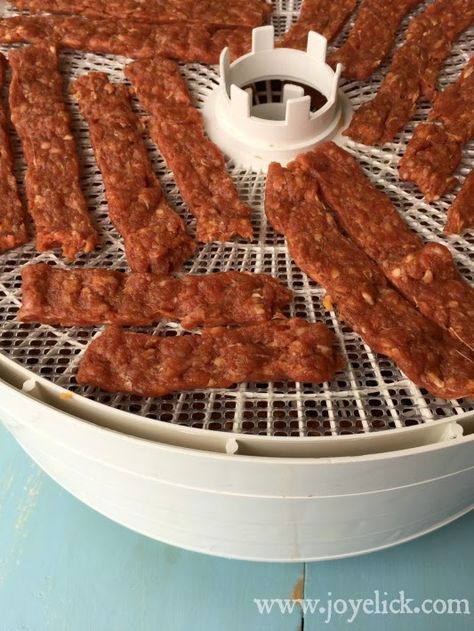 Keto Beef Jerky Recipe, Jerky Seasoning Recipe, Ground Beef Jerky, Ground Beef Jerky Recipe, Beef Jerky Recipe Dehydrator, Homemade Beef Jerky Recipe, Jerky Seasoning, Jerky Recipes Dehydrator, Deer Jerky Recipe