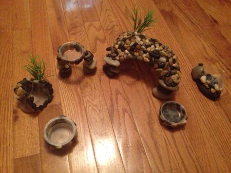 Aquarium pots. Live plants. Diy. Axolotl hides Axolotl Tank Ideas Diy, Axolotl Pet Tank, Axolotl Tank Ideas Minecraft Cave, Axolotl Hides Diy, 20 Gallon Axolotl Tank, Diy Axolotl, Diy Aquarium Decor, Axolotl Care, Reptile Expo