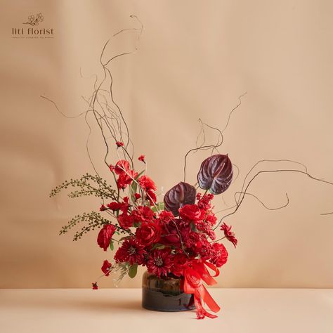 Christmas Flower Vase Arrangements, Chinese New Year Arrangement, Festive Floral Arrangements, Chinese New Year Floral Arrangement, Lunar New Year Flowers, Chinese Flower Arrangement, Cny Flower Arrangement, Chinese New Year Flower Arrangement, Chinese New Year Flowers