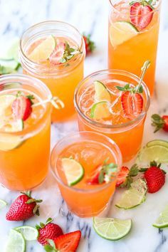 This strawberry pineapple mojito is a fun, sweet tropical twist to everyone's favorite cocktail! Tropisk Fest, Pineapple Mojito, Alcoholic Drink, Tropical Twist, Boozy Drinks, Alcohol Drink Recipes, Drinks Alcohol Recipes, Alcohol Recipes, Slushies