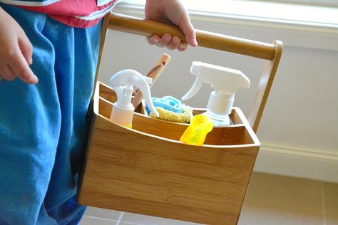 Montessori Cleaning Station at How we Montessori Montessori Cleaning Station, Montessori Cleaning, Montessori Supplies, Toddler Cleaning, Cleaning Station, Babysitting Activities, Cleaning Caddy, Montessori Environment, Montessori Bedroom