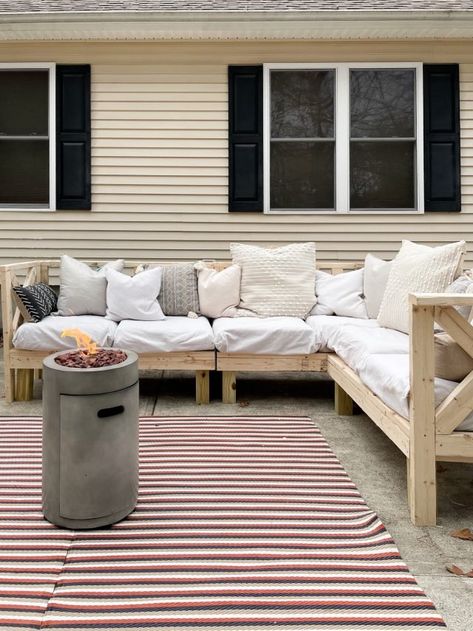 How to Build an Outdoor Sectional for Your Patio! - Project: DIY Our Home Patio Sectional Diy, Outdoor Seating Area Diy, Painting Metal Outdoor Furniture, Diy Outdoor Sectional, Outdoor Furniture Sectional, Outdoor Sectional Couch, Build Outdoor Furniture, Outdoor Sectional Furniture, Sectional Patio Furniture