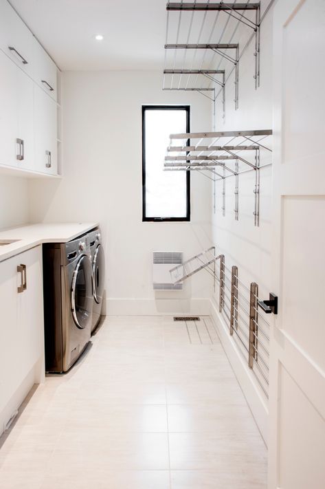 Laundry Hanging, Utility Room Designs, Drying Room, Stylish Laundry Room, Bilik Air, Dream Laundry Room, Laundry Room Layouts, Laundry Room Renovation, Laundry Design