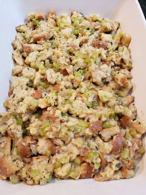 Classic Bread Stuffing - Simply Sundays Cornbread And White Bread Stuffing, Traditional Bread Stuffing For Turkey, Stuffing In Oven Recipes, Old Fashion Bread Stuffing Recipe, Fresh Bread Stuffing Recipe, Pa Dutch Stuffing Recipes, Cornbread Stuffing Mix Recipes, Best Bread Stuffing Recipe, Stale Bread Stuffing