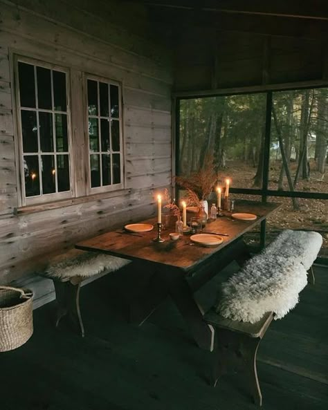 Little Cabin In The Woods, Little Cabin, Cabin Life, Cabin Fever, Cabin In The Woods, Cozy Cabin, Cabin Homes, Cabins In The Woods, Holiday Tables