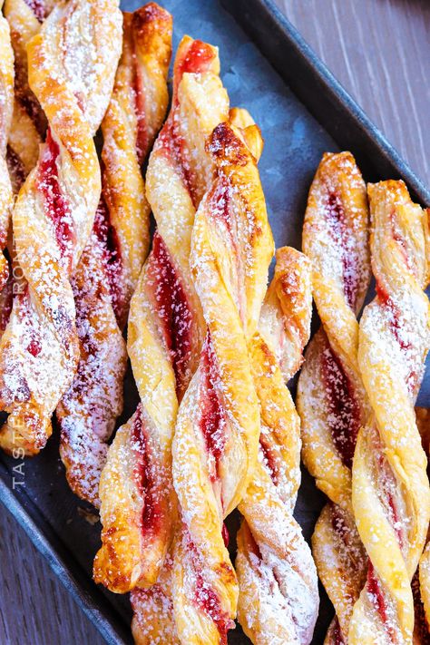 Raspberry Pastry Filling, Pie, Pastry Twist Recipes, Puff Pastry Dessert Pinwheels, Pastry Roll Recipes, Pastry Twists Puff, Puff Pastry Dessert Raspberry, Puff Pastry Fruit Recipes, Puff Pastry Recipes Raspberry