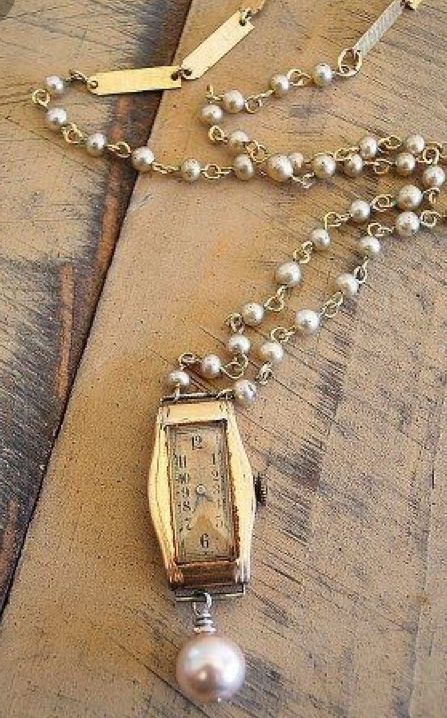 Old Watches Repurposed, Watch Upcycle, Repurposed Watches, Steampunk Necklaces, Pouch Necklace, Old Jewelry Crafts, Altered Art Jewelry, Old Watch, Upcycled Vintage Jewelry