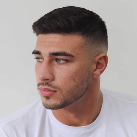 Crew Cut Fade, Crew Cut Hair, Crew Cut Haircut, Men's Crew Cut, Trendy We Fryzurach, Taper Fade Haircut, Mens Hairstyles Thick Hair, Men's Short Hair, Faded Hair