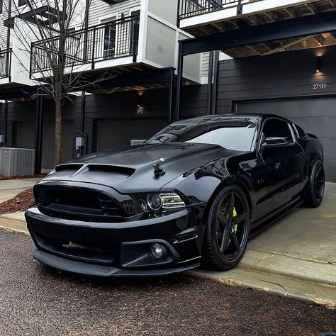 Cars Street, Black Mustang, Mustang Car, 2014 Ford Mustang, Ford Mustang Car, Lux Cars, Custom Muscle Cars, Street Racing Cars, Mustang Cars