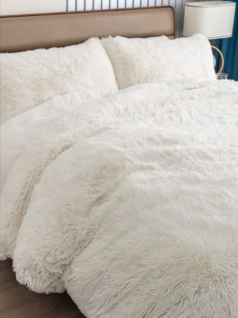 White Fluffy Beds, White Fuzzy Comforter, Fuzzy Comforter Bedroom, Fluffy Bedding White, Fluffy Comforter Sets, White Fluffy Bed, Fluffy White Bedding, Fluffy Comforters, Fluffy Bed Set