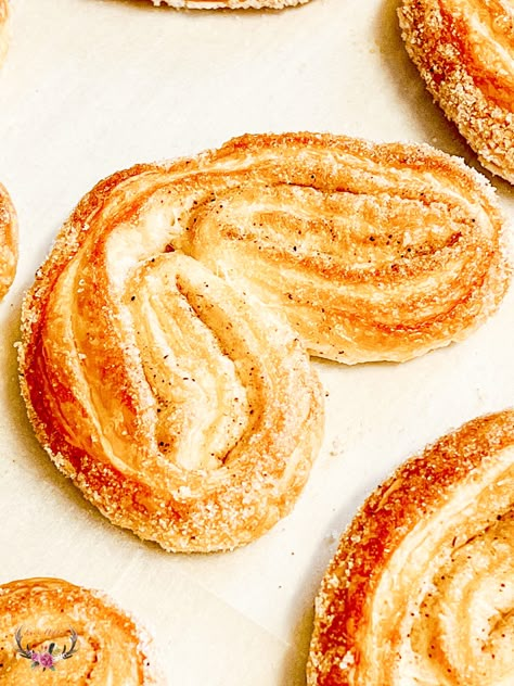 Easy French Palmier Recipe - Elephant Ears - Ever After in the Woods Palmier Recipe, Elephant Ear Pastry, Puff Pastry Appetizers Easy, Elephant Ear Cookies, Elephant Ears Recipe, Palmiers Recipe, Pastry Appetizer, Pudding Ice Cream, Best Sweets