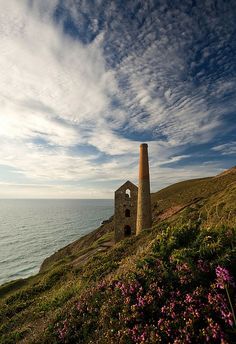 Cornish Tin Mines, British Coastline, Cornwall Holiday, Flash Of Light, Cornwall Coast, Engine House, Large Houses, North Cornwall, St Agnes