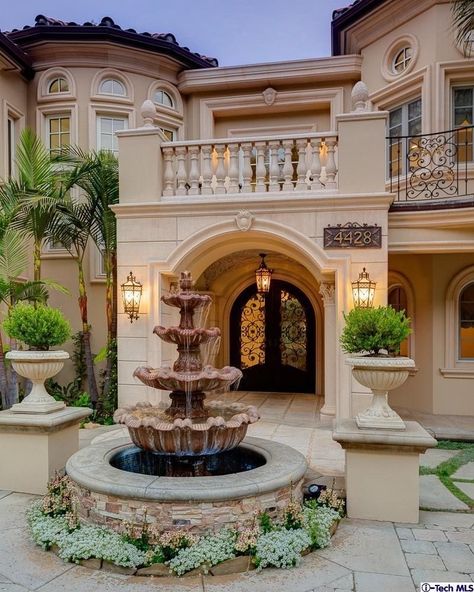 Jet Design, Recreational Area, Beach House Aesthetic, Classic House Exterior, Dream Mansion, Classic House Design, Gas Fire Pit, Casas Coloniales, Spanish Style Homes