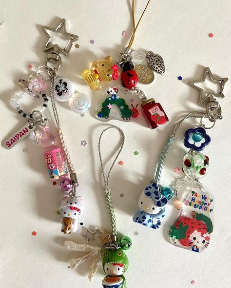 Beaded Frame, Hello Kitty Keychain, Hello Kitty Jewelry, Bead Frame, The Very Hungry Caterpillar, Very Hungry Caterpillar, Poses Reference, Very Hungry, Hello Kitty Items