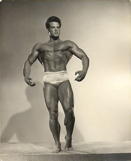 Steve reeves Vintage Muscle Men, Vintage Hollywood Stars, Steve Reeves, Steve O, Male Pose Reference, Bodybuilders Men, Vintage Muscle, Body Builder, Male Poses