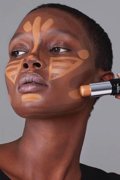 How to Apply Contour Makeup Depending on Your Skin Tone Where To Put Makeup On Face Concealer, Face Highlighter Tutorial, Where To Put Highlighter On Face, Concealer Tips How To Apply, Contour Application, Apply Contour, Contour Tips, Learning Makeup, Strobing Makeup