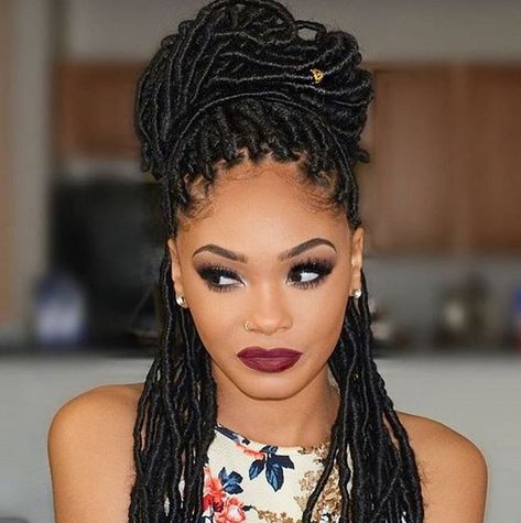 Find out 3 Ways You May Be Sabotaging Your Protective Style. Read this post Faux Ponytail, Faux Locs Styles, Braids Black, Faux Locs Hairstyles, Curly Ponytail, Dread Hairstyles, Beautiful Braids, Lost Hair, Afro Punk