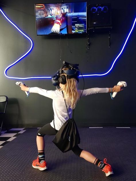 Vr Arcade Interior Design, Vr Games Virtual Reality, Vr Game Room, Vr Set, Vr Arcade, Vr Room, Mom Status, Dentist Office Design, Vr Gaming