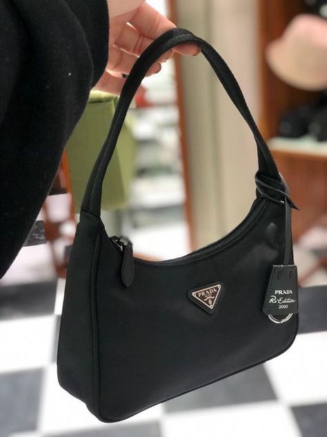 Tas Prada, Prada Bag Black, Prada Re Edition 2000, Crochet Pouches, Mini Bag Black, Detailed Crochet, Black Mini Bag, Tas Mini, Expensive Handbags