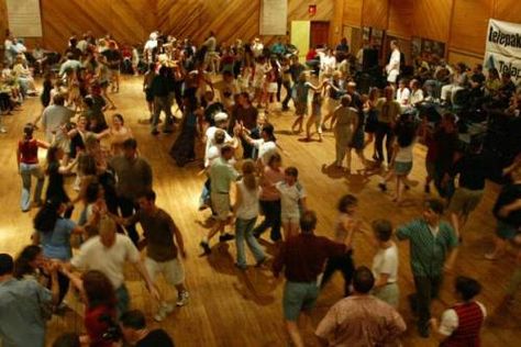 Céilí Celtic Dance, Ceilidh Dance, Ball Dance, Irish Party, Dance Images, Knee Up, Wedding Party, Music