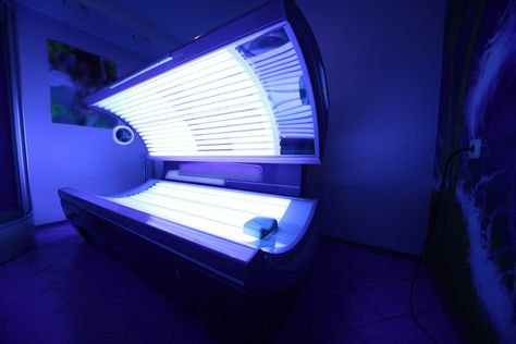 3 Benefits of Home Tanning Beds Some people fantasize about owning a home tanning beds. You can tan whenever you want, day or night, (hashtags) #BeautyandSkincare #HealthandBeauty #Lifestyle Tw 125, How To Tan, Tanning Beds, Tanning Skin Care, Best Tanning Lotion, Medicine Hat, Indoor Tanning, Traditional Lamps, The Better Man Project