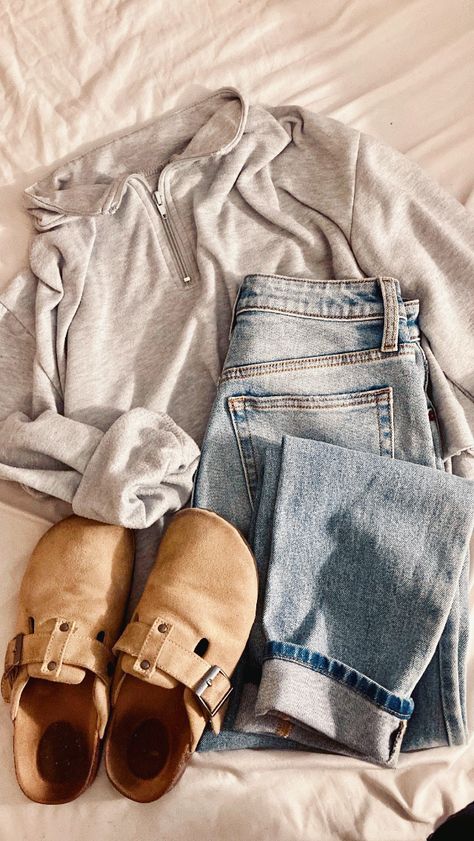 Fort Worth Texas Stockyards Outfits, Simple Fall Outfits 2023, Comfy Mom Aesthetic, Outfit Ideas Boho Casual, Comfy Cute Aesthetic, Clean Mom Aesthetic Outfits, Casual Winter Outfits Comfy Plus Size, Mom Style Aesthetic, Utah Mom Aesthetic Outfits