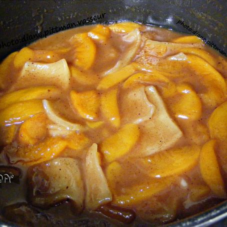 Peach Mousse, Peach Cobbler Muffins, Peach Dumplings, Peach Pie Recipes, Homemade Dumplings, Dumplings Recipe, Amish Recipes, Dumpling Recipe, Peach Recipe