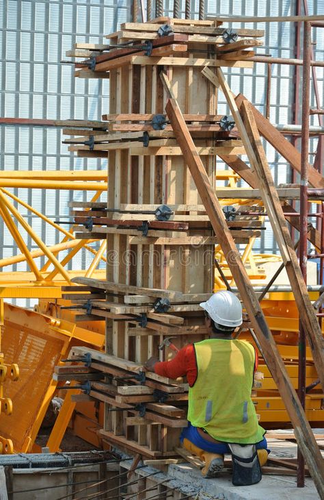 Timber Column, Gifts For Construction Workers, Concrete Formwork, Civil Engineering Construction, Building Stairs, Building Foundation, House Roof Design, Concrete Column, Concrete Stairs