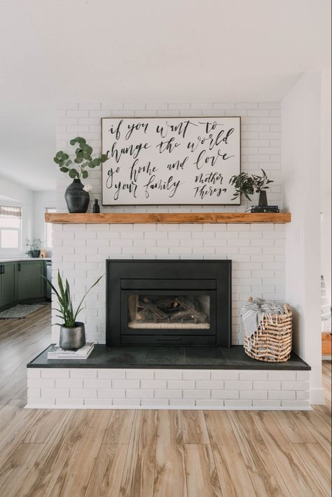 White Brick Fireplace, Painted Brick Fireplace, Diy Fireplace Makeover, Painted Brick Fireplaces, Brick Fireplace Makeover, Paint Fireplace, Wood Mantels, Fireplace Remodel, Diy Fireplace